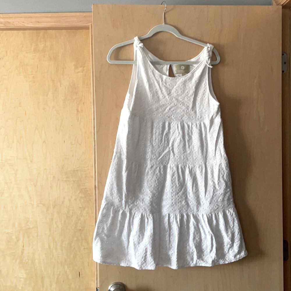 Beautiful white dress with gorgeous details!